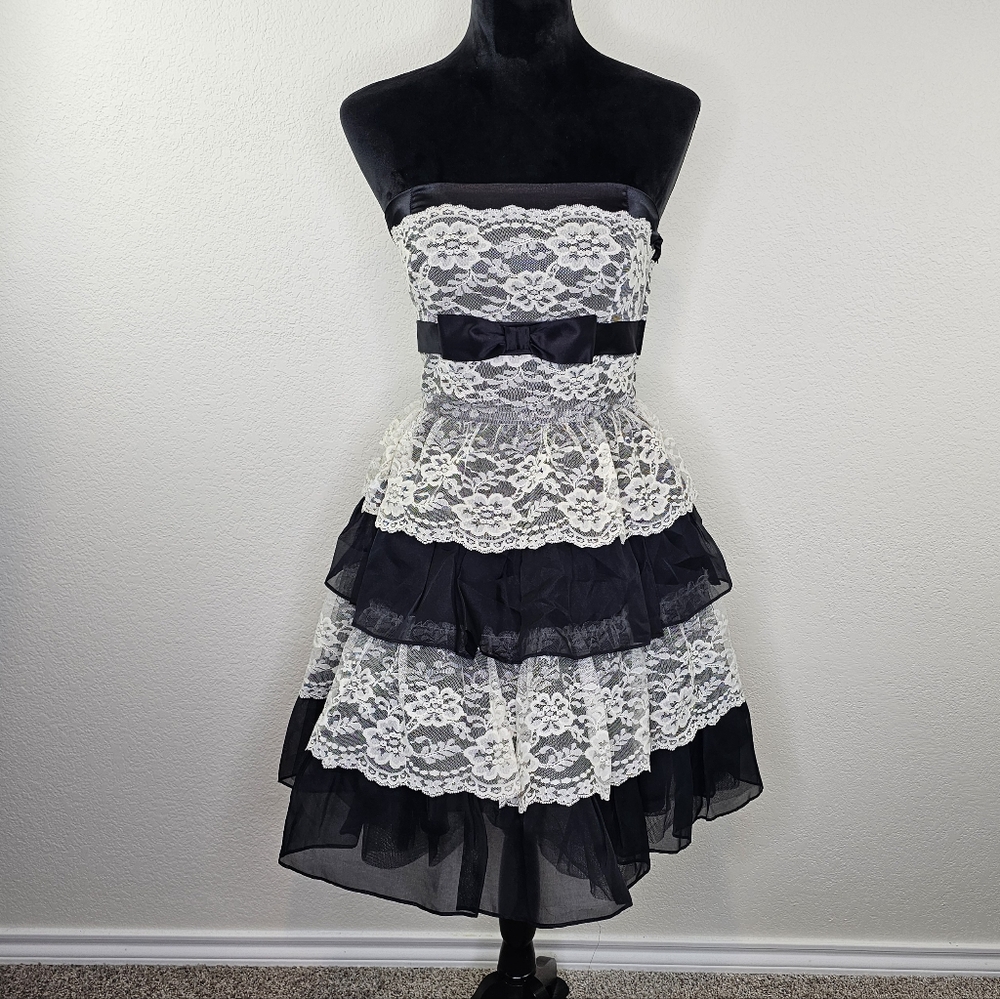 Betsey Johnson Y2K Lace Ruffle Tier Strapless Black White Dress 6